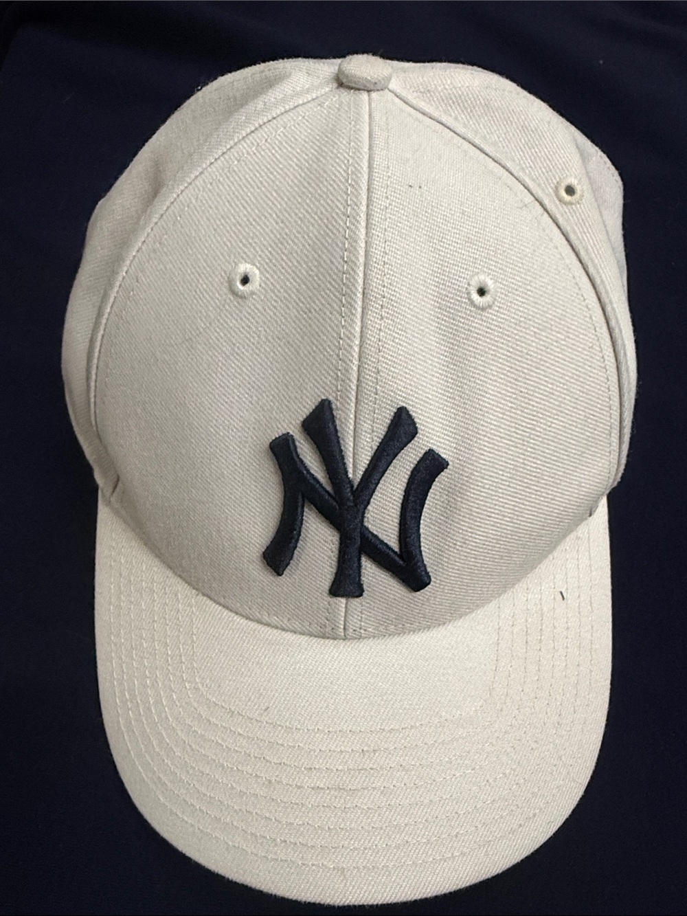 NYY Yankees ‘47 Baseball Cap - White with Navy Logo - OSFA